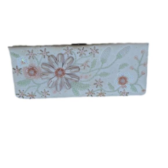 Vintage V2 clasp clutch purse Thin